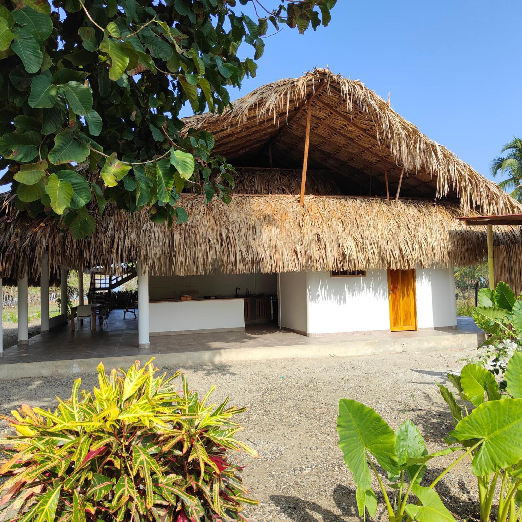 Hotel La Casa Blanca - Etxe Zuria Monitos Exterior foto