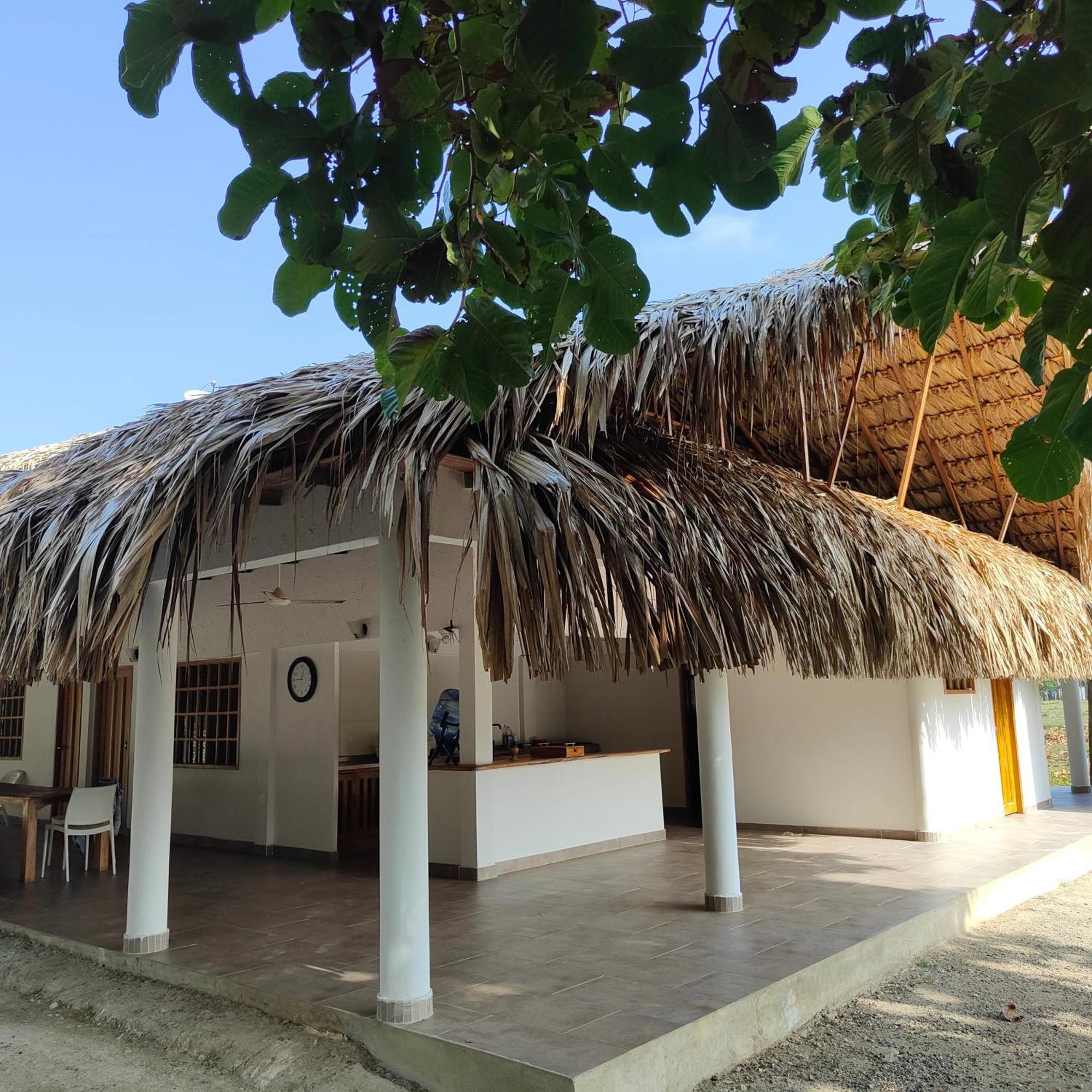 Hotel La Casa Blanca - Etxe Zuria Monitos Exterior foto